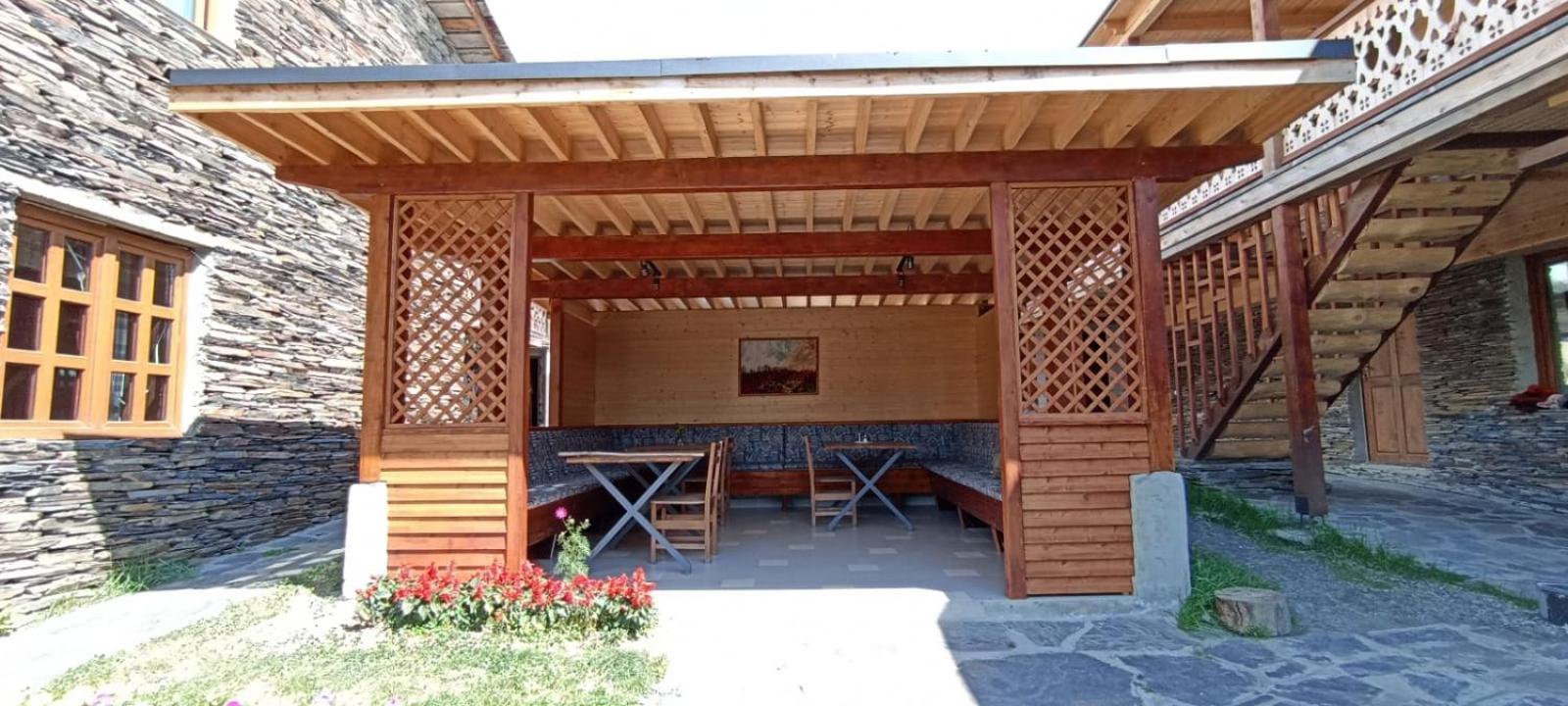 Guest House Shina Omalo Εξωτερικό φωτογραφία
