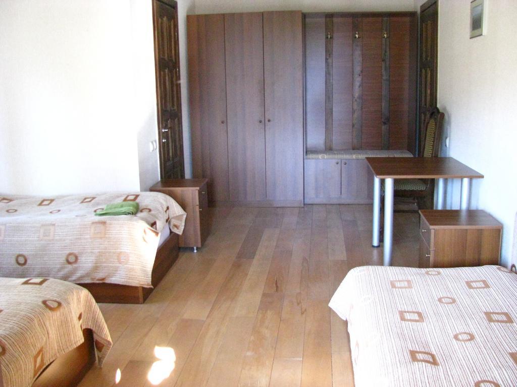 Guest House Shina Omalo Δωμάτιο φωτογραφία