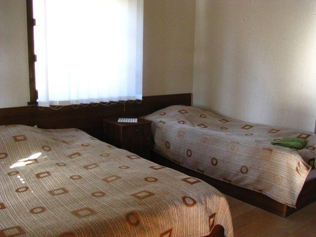 Guest House Shina Omalo Δωμάτιο φωτογραφία