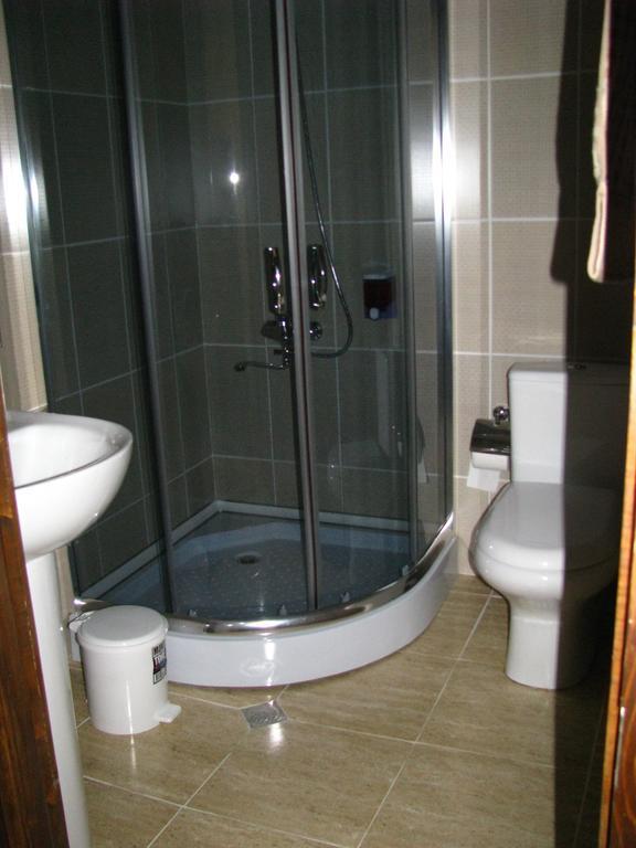 Guest House Shina Omalo Δωμάτιο φωτογραφία