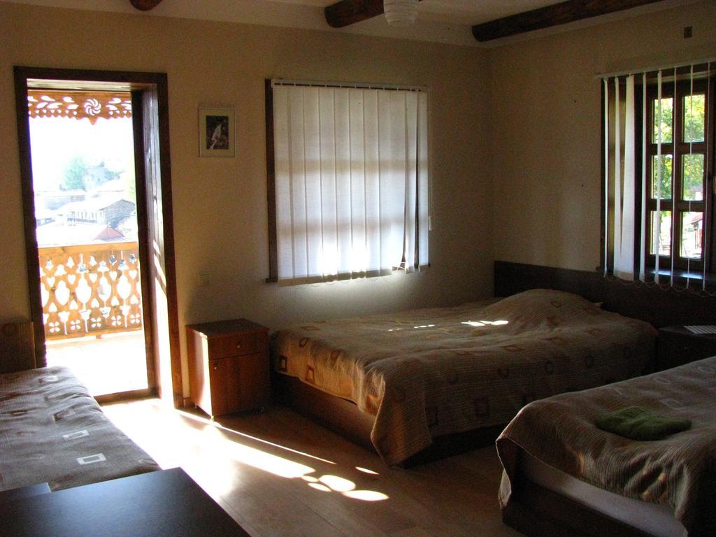 Guest House Shina Omalo Δωμάτιο φωτογραφία