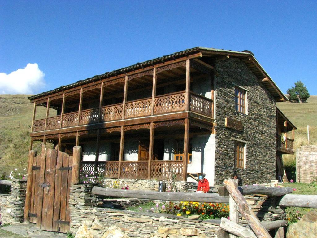 Guest House Shina Omalo Εξωτερικό φωτογραφία