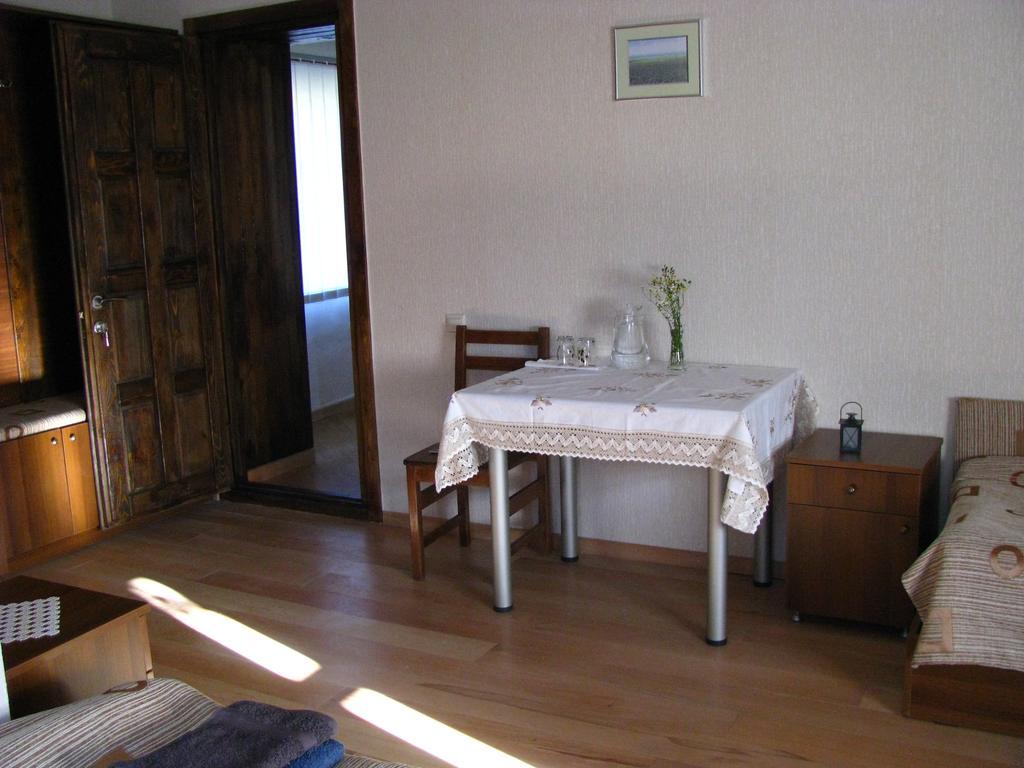Guest House Shina Omalo Δωμάτιο φωτογραφία